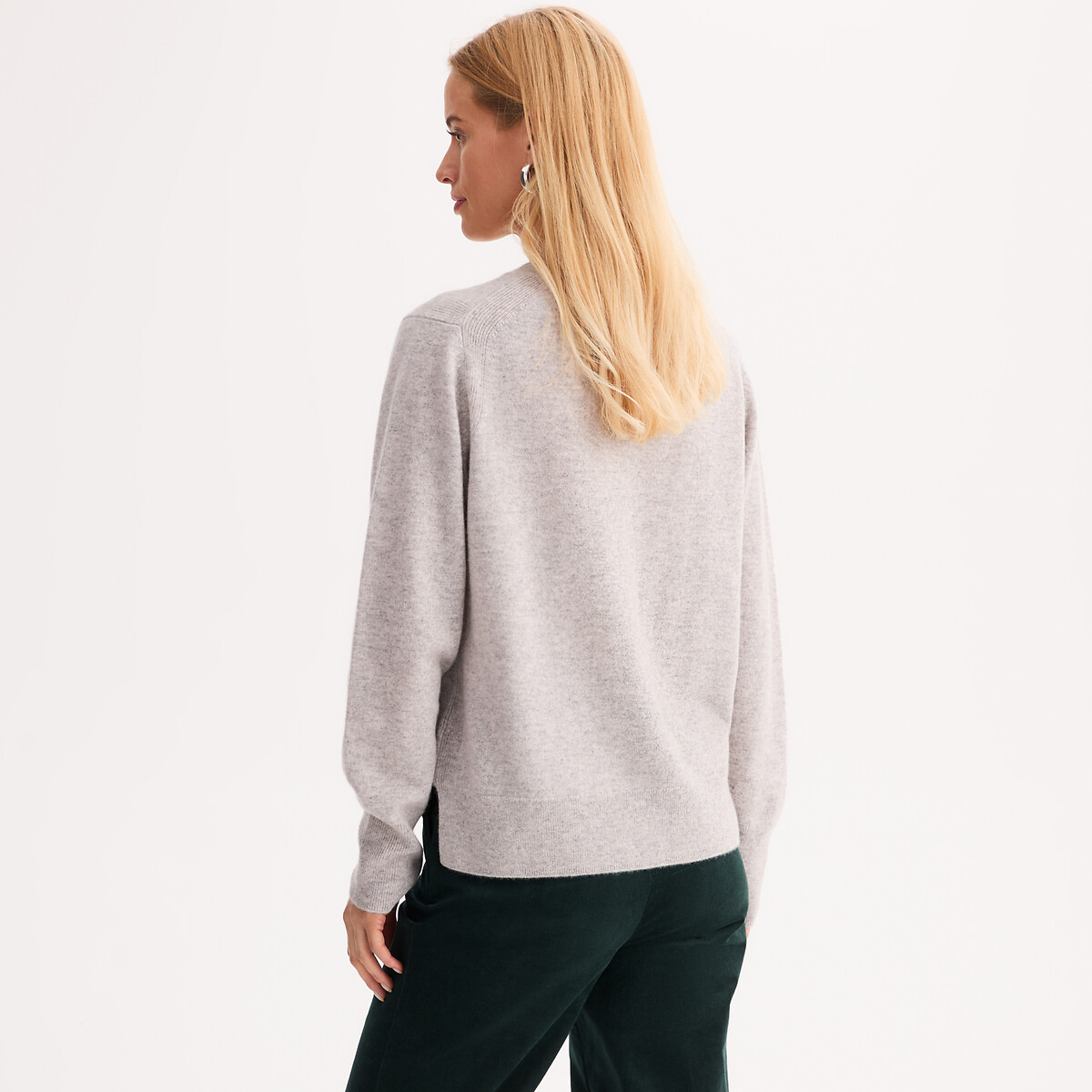 Jersey de cachemira con cuello en V, punto fino gris jaspeado claro, ANNE WEYBURN