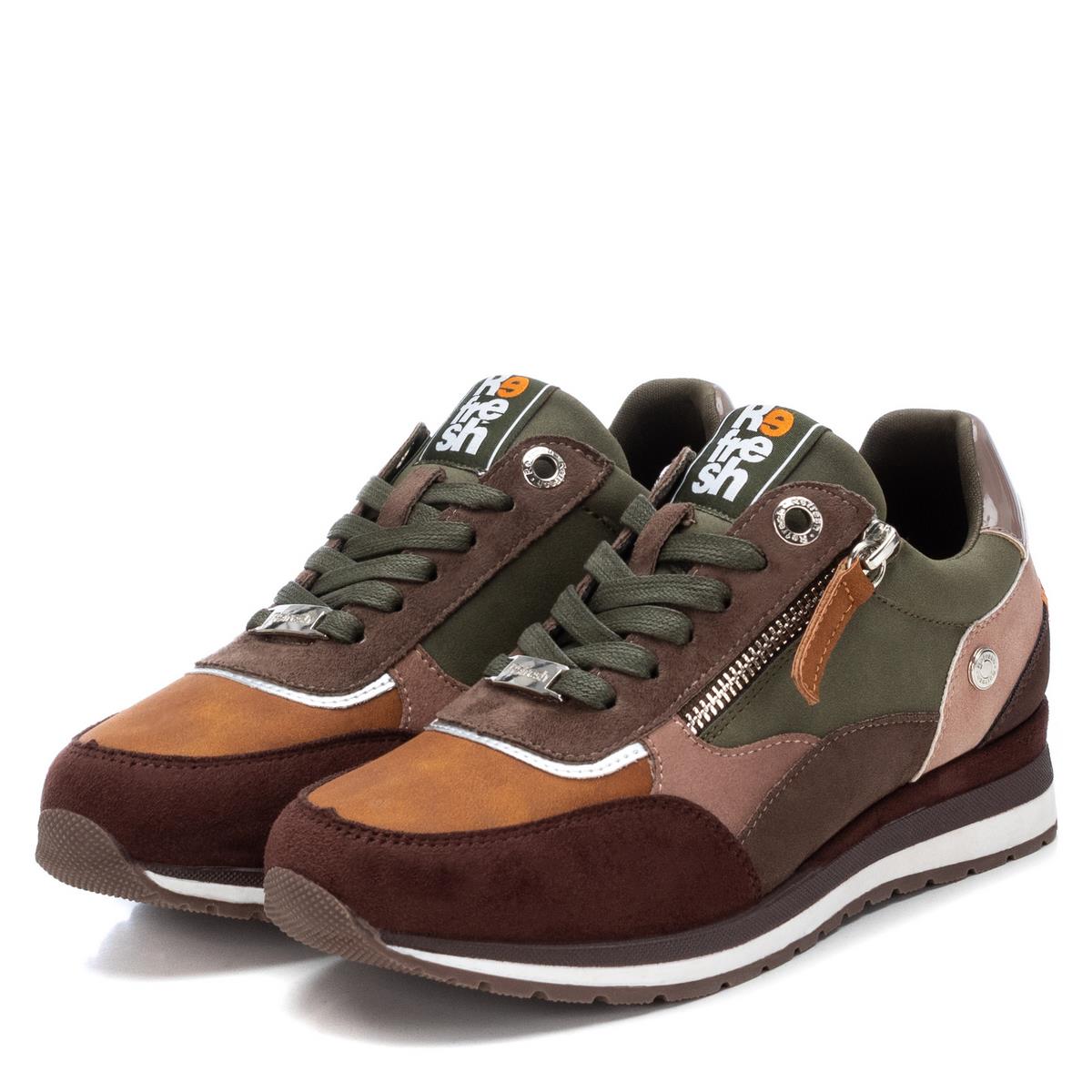 Baskets plate avec semelle en caoutchouc kaki, REFRESH