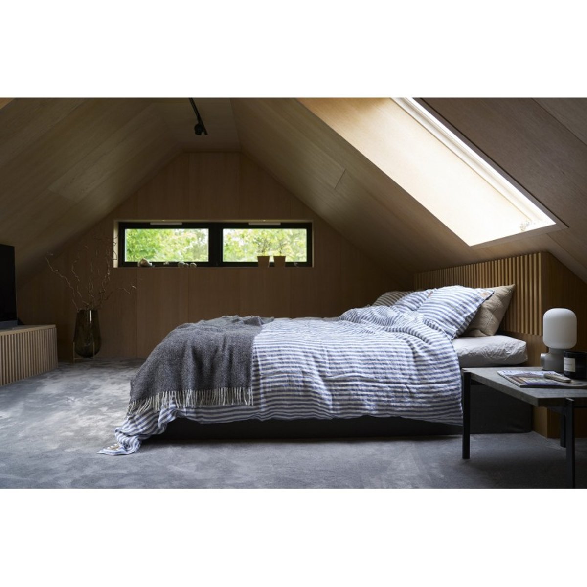 Plaid laine suédoise  VIDE gris foncé, KLIPPAN