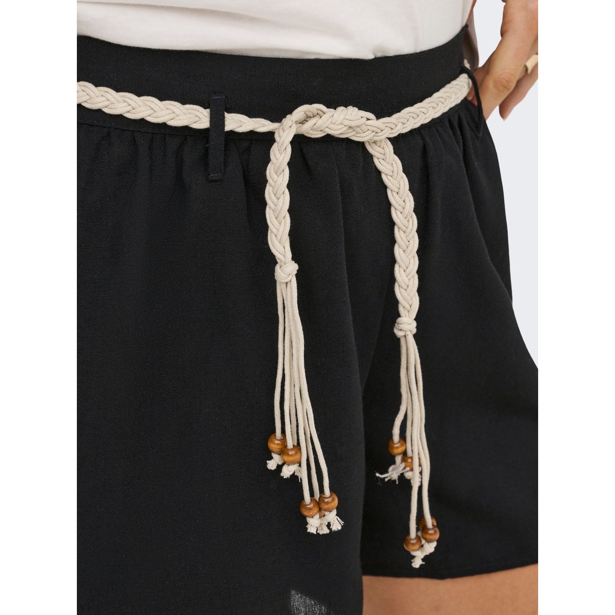 Short black 1, JDY