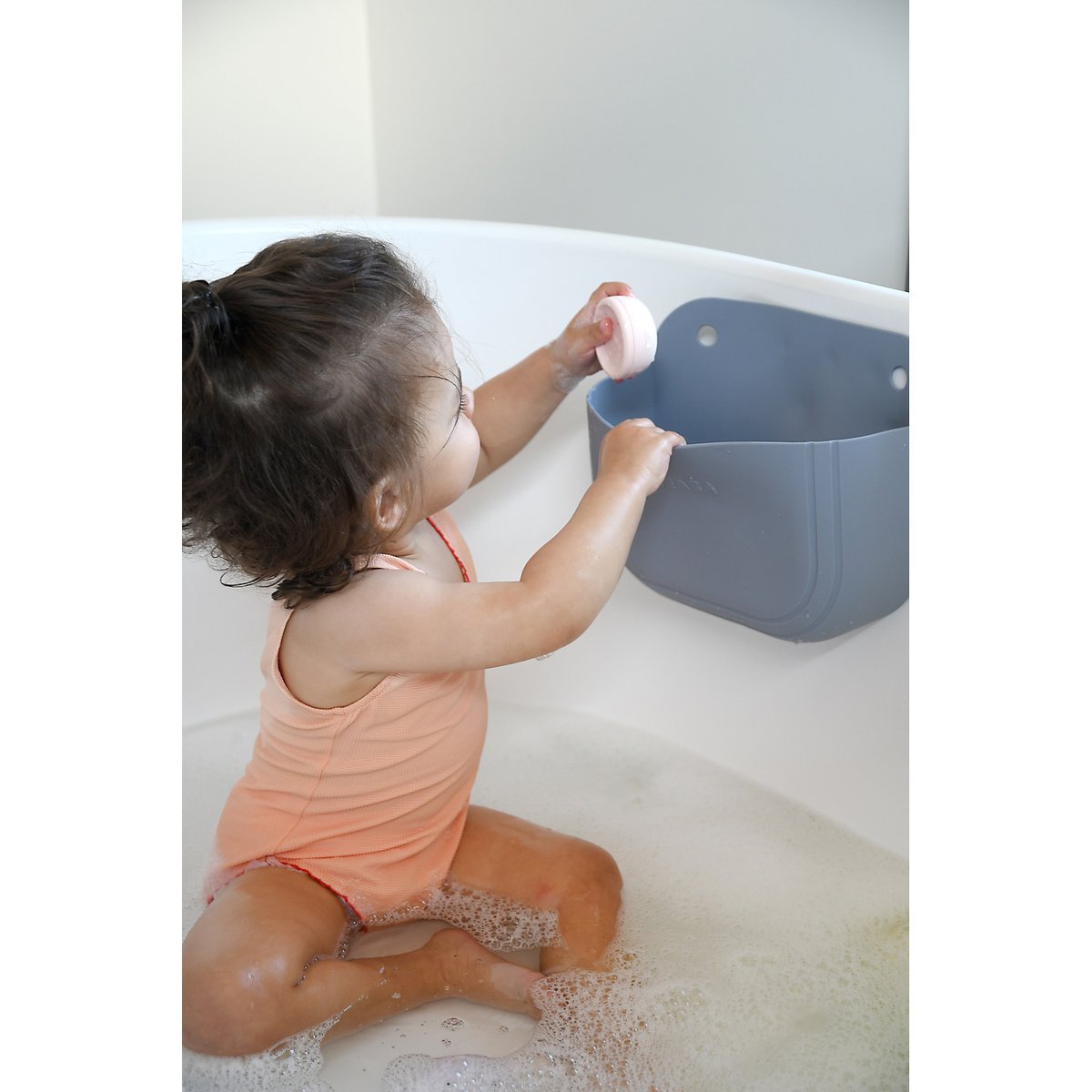 Coffret panier Galet + jouets de bain silicone gris, rose, vert, BEABA