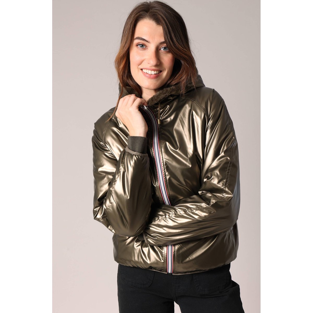 Veste réversible en métal et imitation fourrure
ISSIA khaki, DEELUXE