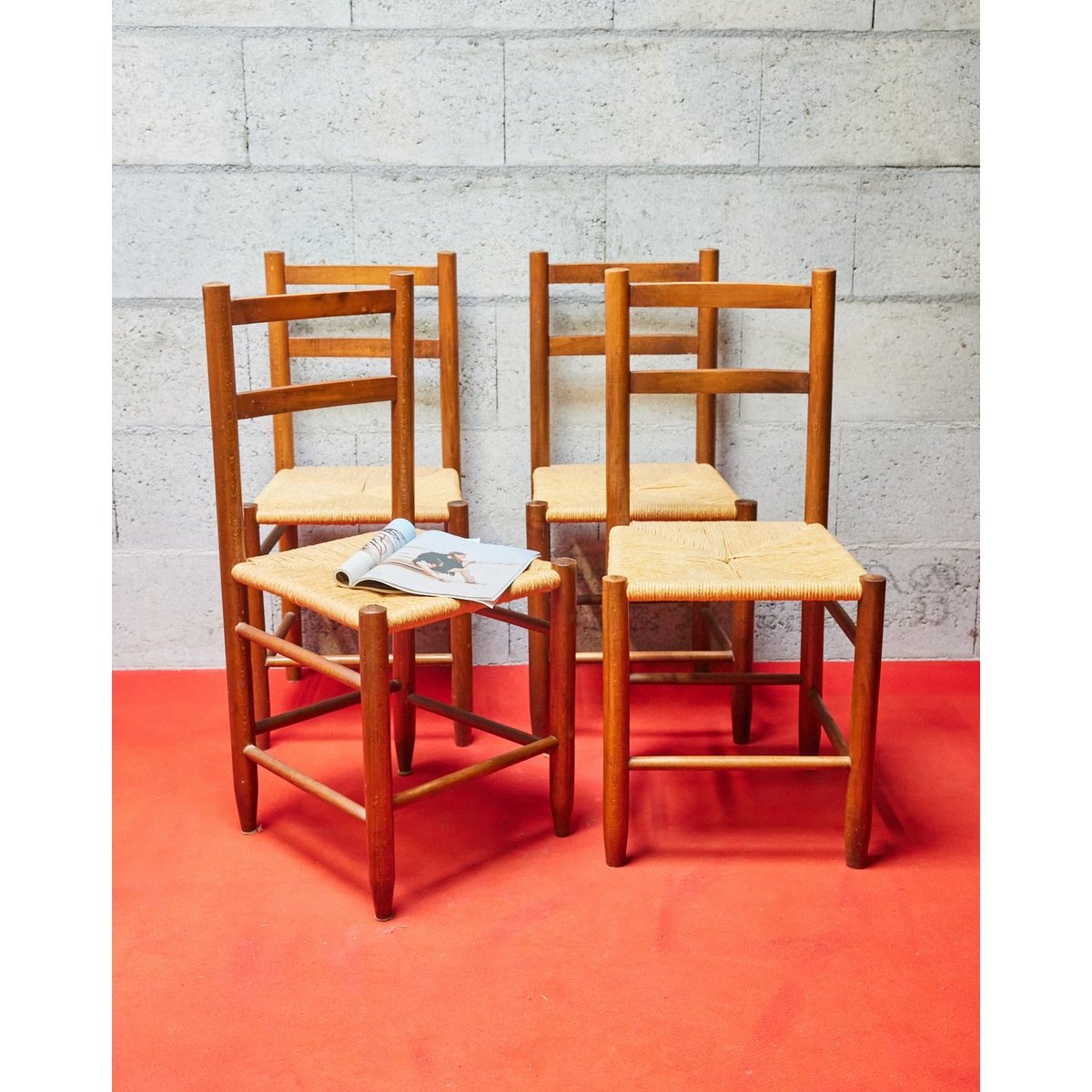 Lot de 4 chaises en bois Claude N°1313 - Bon état bois foncé, DEBONGOUT