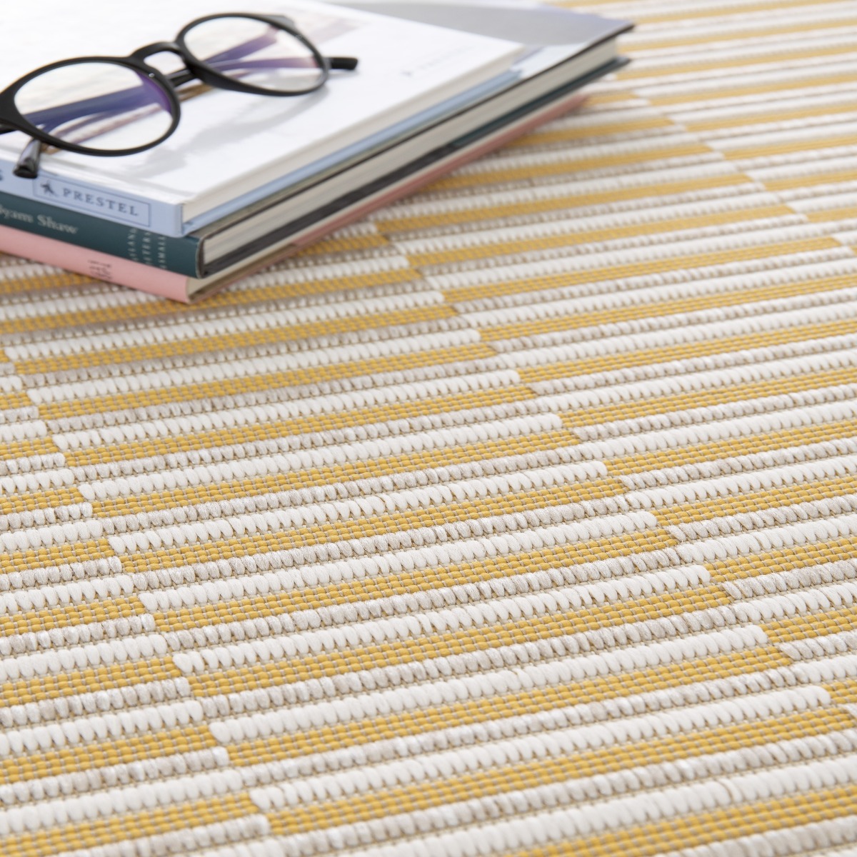 Tapis extérieur intérieur motif géométrique tissé SUNSHINE MEX jaune, THE DECO FACTORY