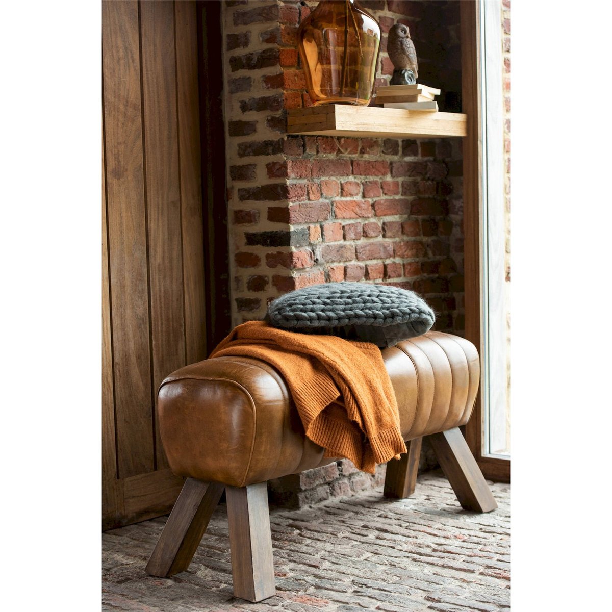 Banc de gym rectangulaire en cuir et bois cognac cuir marron bois foncé, RECOLLECTION