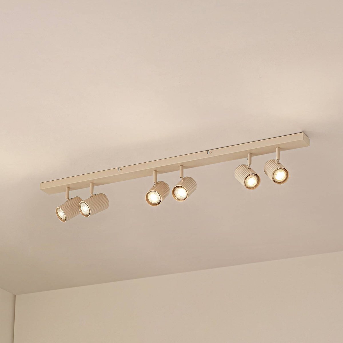 Spot en aluminium moderne, Kardis beige, LINDBY