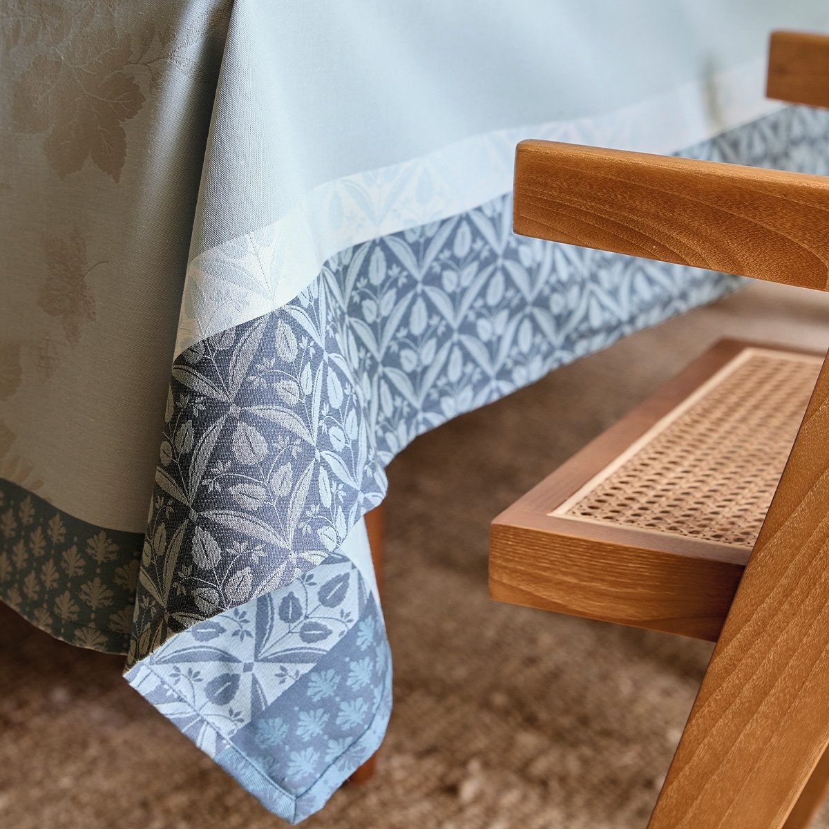Nappe Manor Lane bleu lupin, LE JACQUARD FRANCAIS