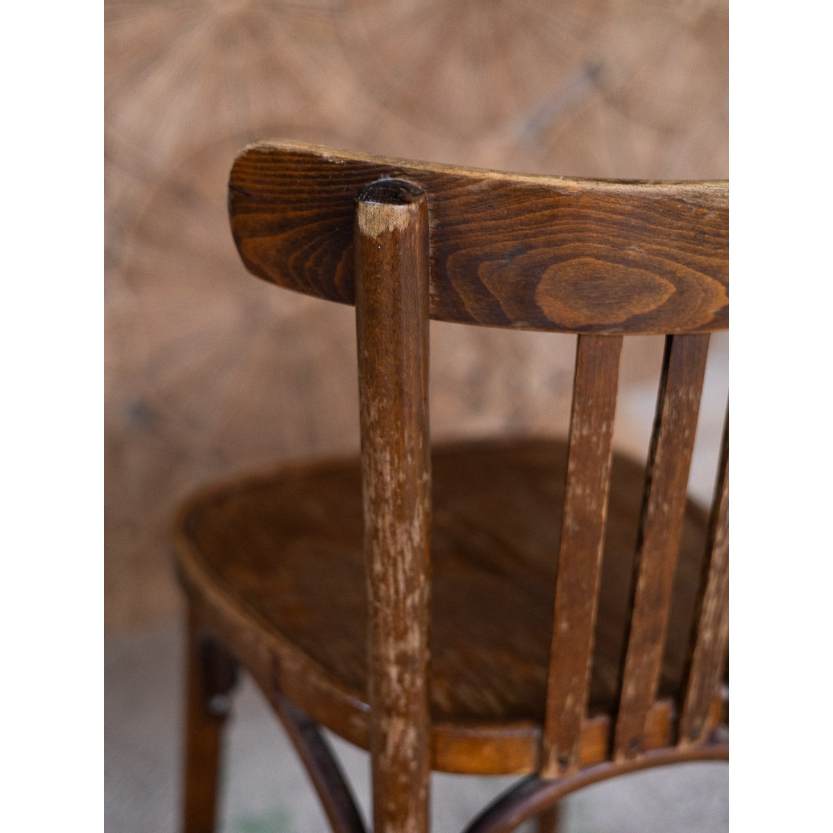 Paire de chaises bistrot Alma N°2043 - Bon état bois foncé, DEBONGOUT