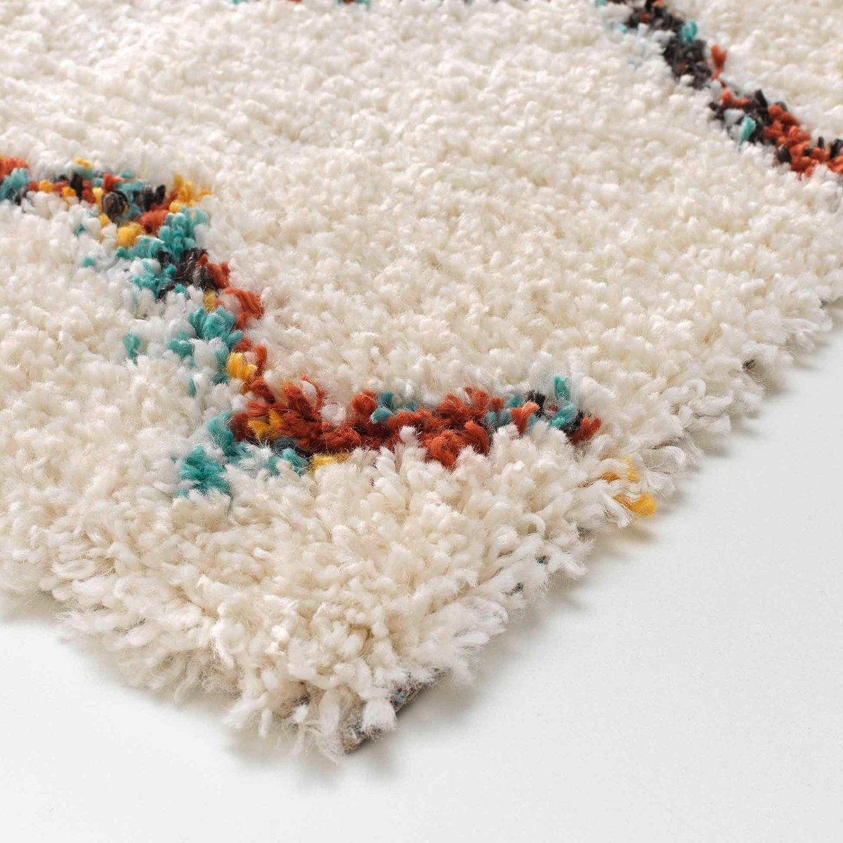 Tapis berbère à motifs géométriques naturel, DOUCEUR D'INTÉRIEUR