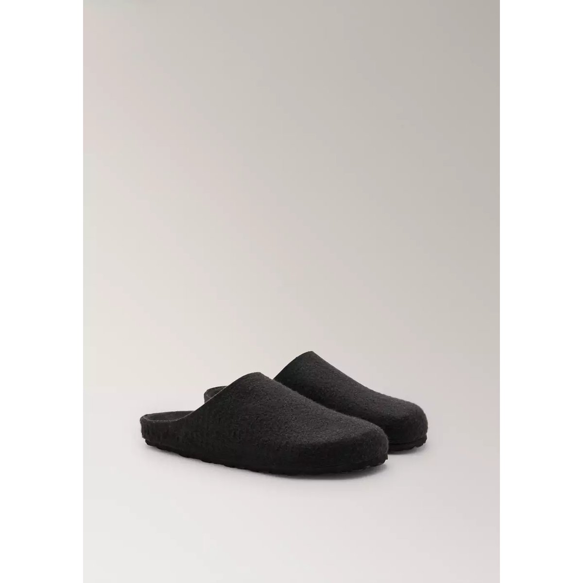 Chaussons en feutre noir, MANGO