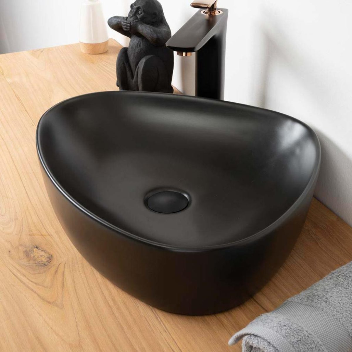 Vasque en céramique triangle 50 cm TANGA noir, WANDA COLLECTION