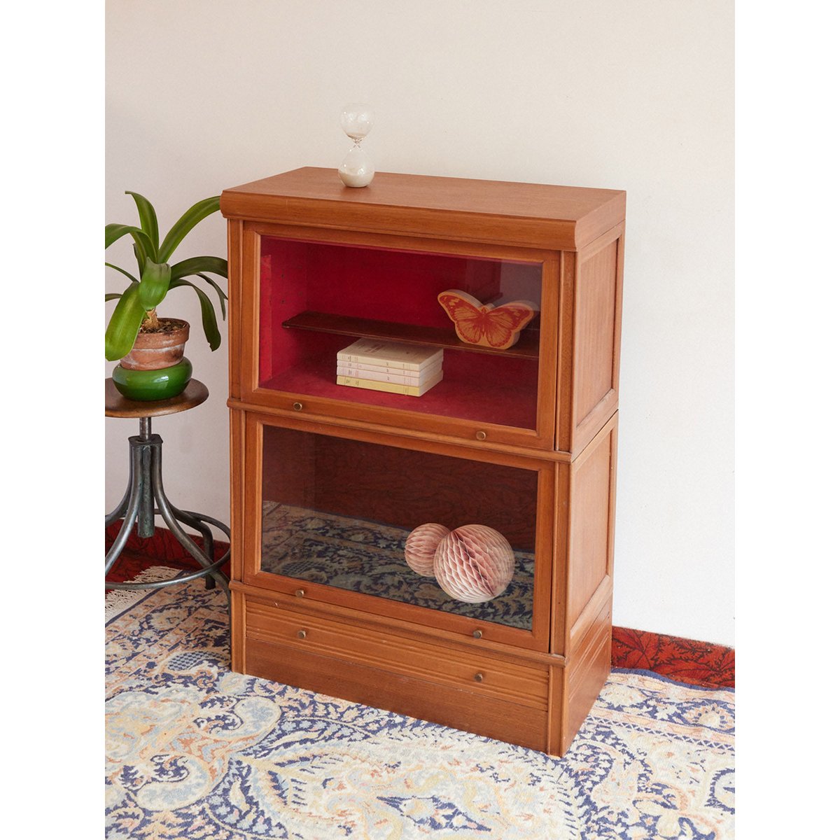 Vitrine MD en bois Victoria N°1361 - Bon état bois clair, DEBONGOUT