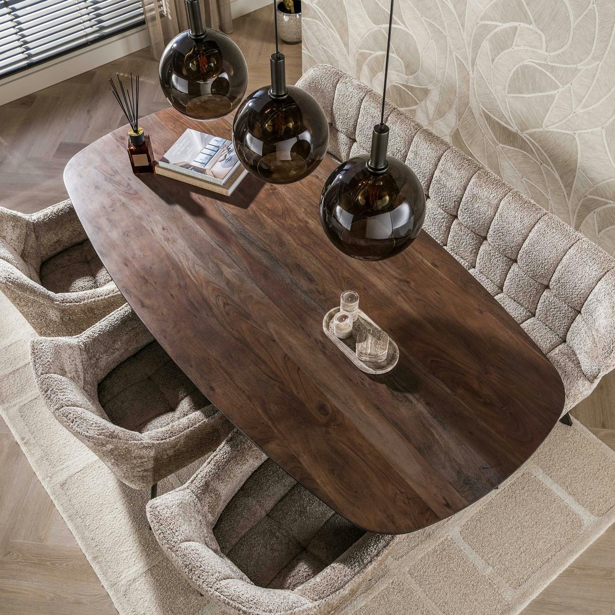 Table à manger bois d'acacia foncé bords arrondis 215 cm NAKO marron, PIER IMPORT