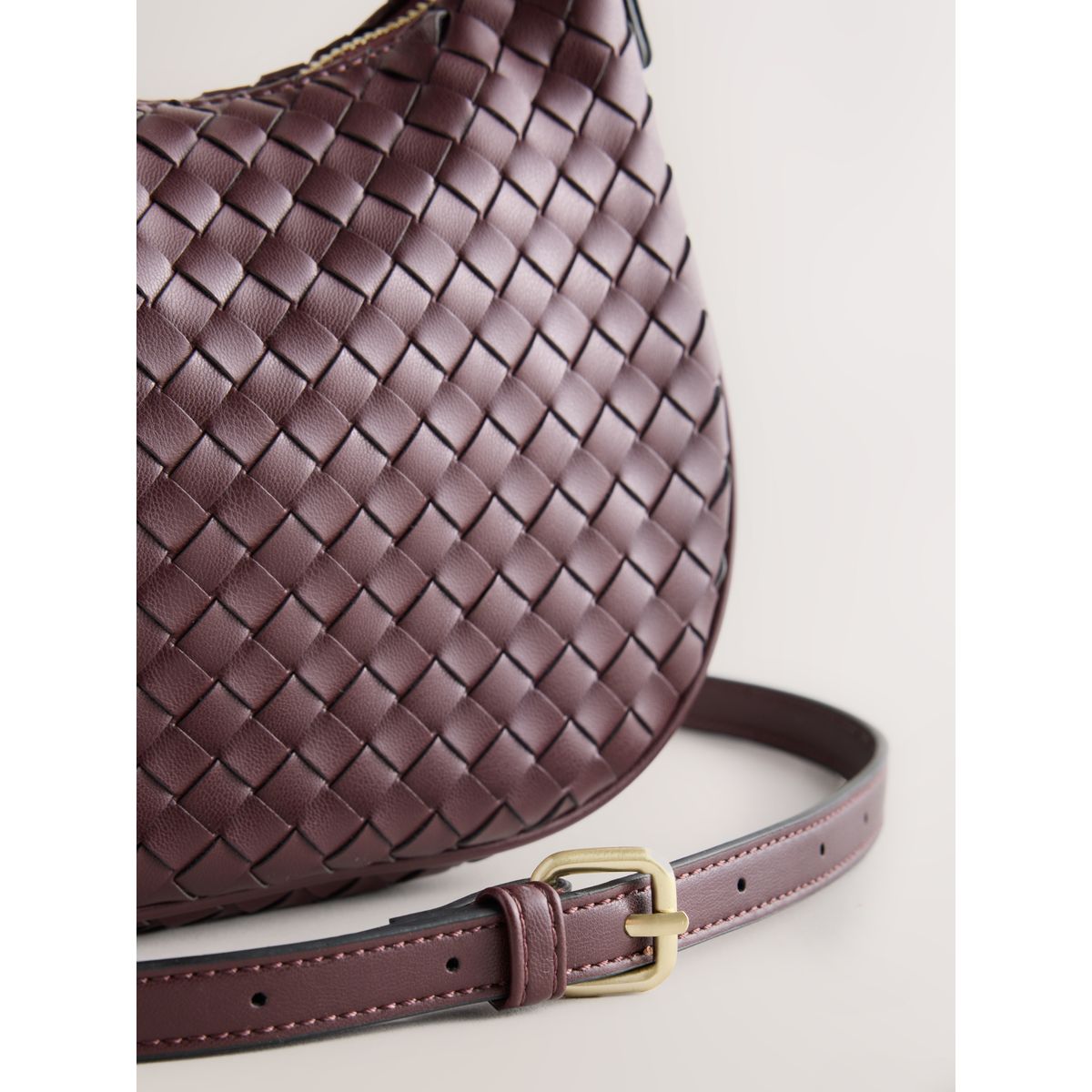 Sac à main en cuir tissé prune, NEXT