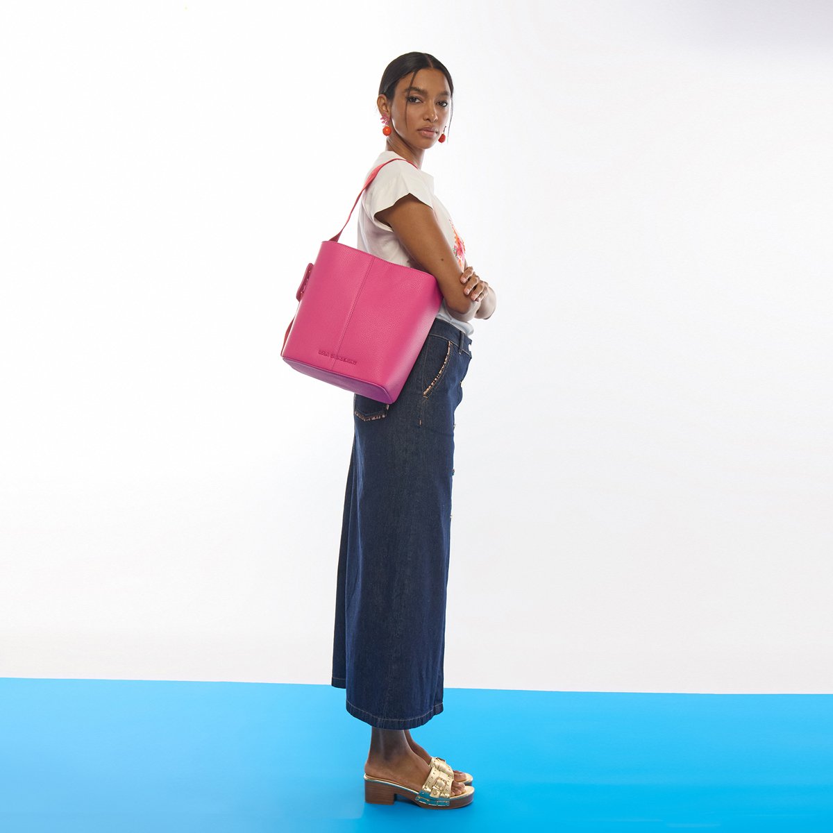 Sac seau avec bandoulière fuchsia, LOLA CASADEMUNT