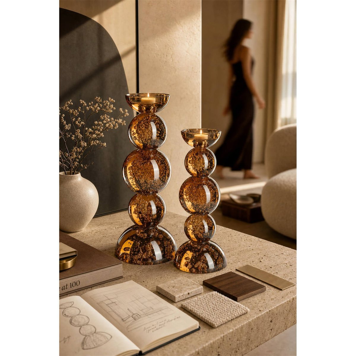 Bougeoir en verre sculptural brun ambré, RECOLLECTION