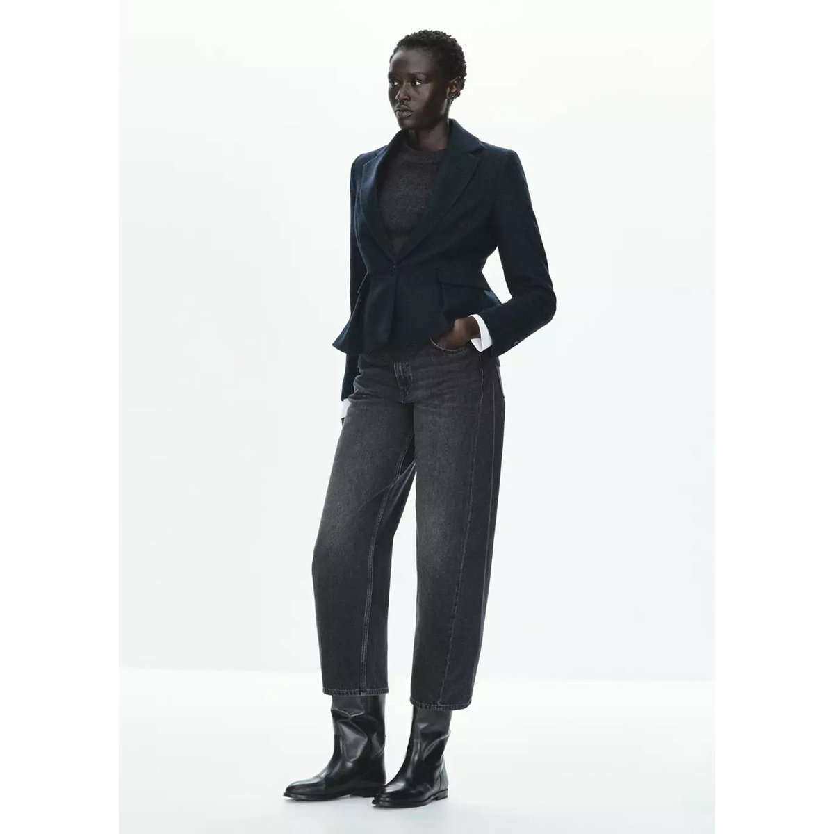 Blazer peplum à poches bleu marine foncé, MANGO