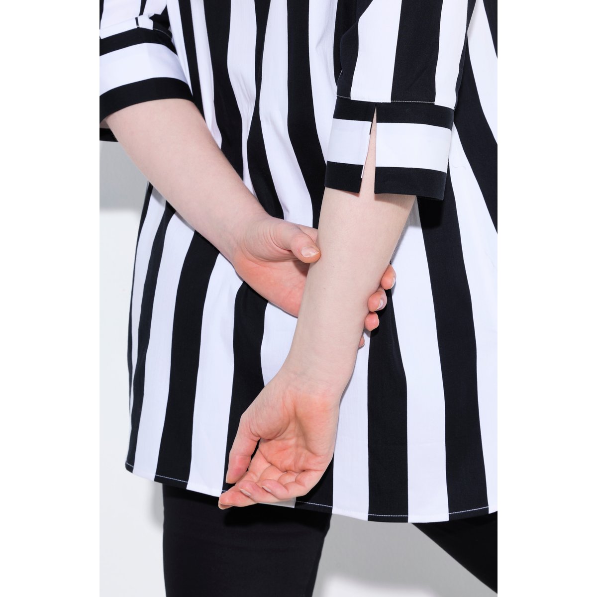 Blouse à rayures verticales. Col noir, ULLA POPKEN