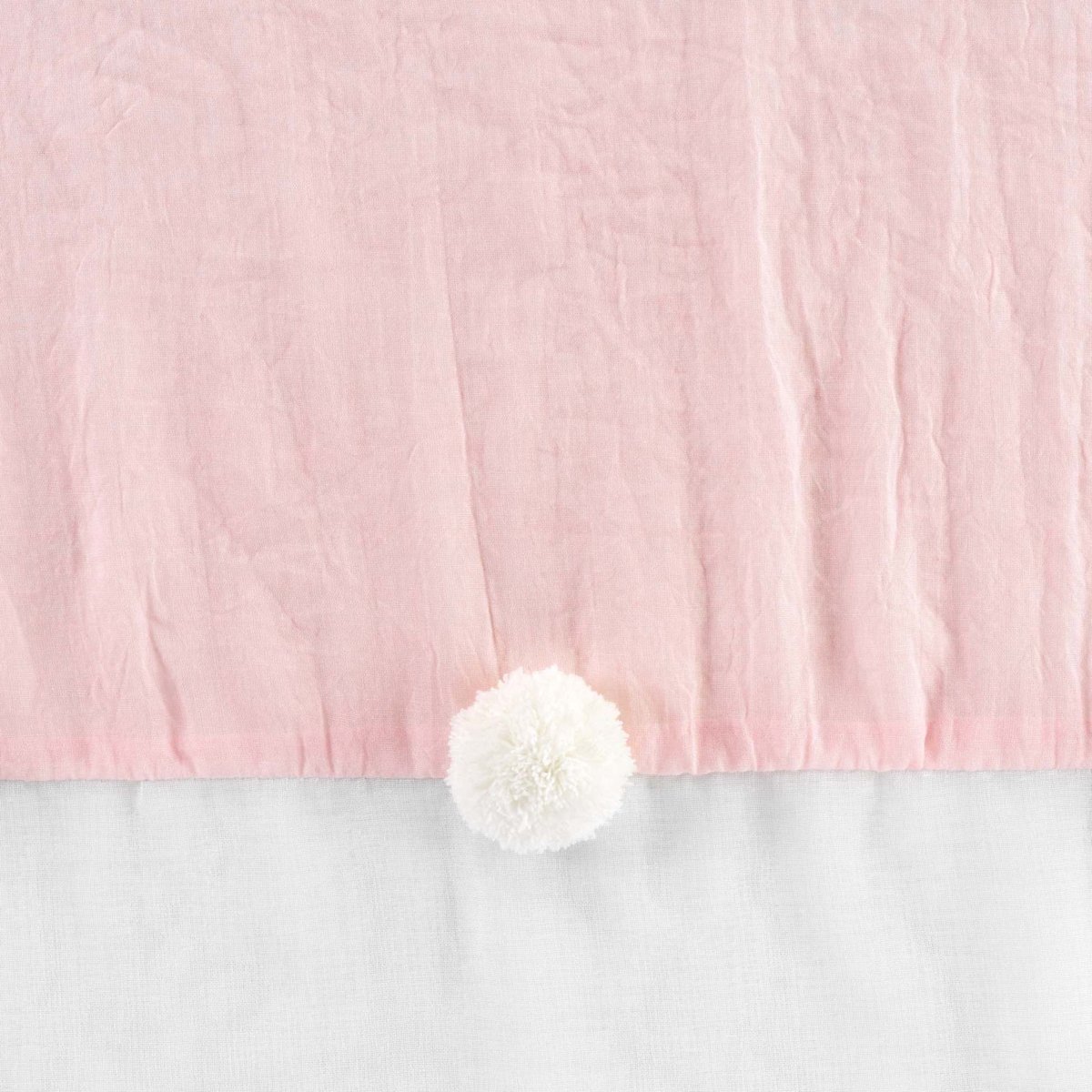 Voilage à pompons colorés rose clair, DOUCEUR D'INTÉRIEUR