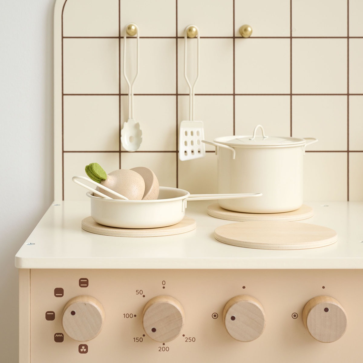 Cuisine en bois enfant «Biscuit» – 6 accessoires incl. BISCUIT beige, PETITE AMELIE
