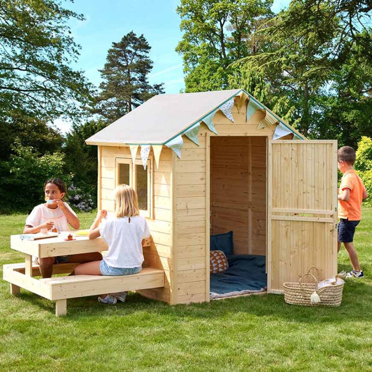 Cabane en bois enfant avec table TIANA marron, SOULET