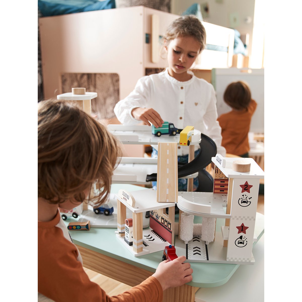 Garage station + service en bois multicolore, VERTBAUDET