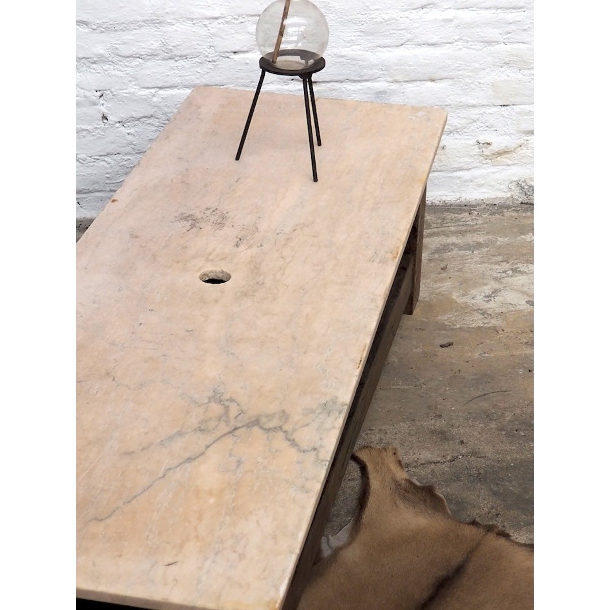 Table basse en bois et marbre Léonie N°468 - Bon état rose, DEBONGOUT