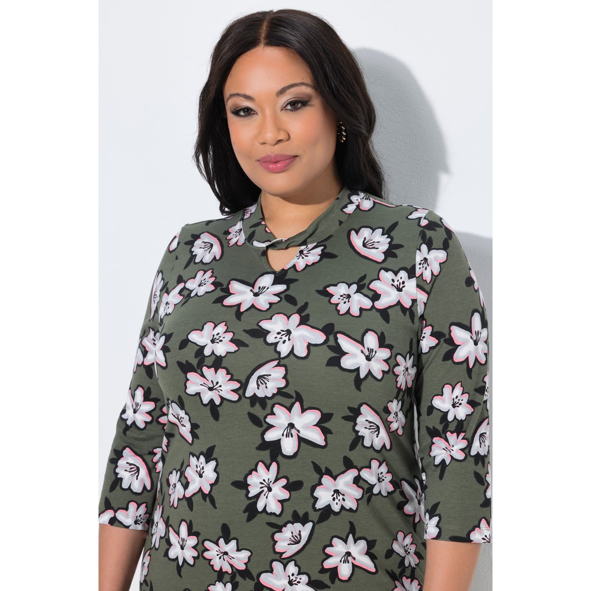 T-shirt long, fleurs, coupe en A gris olive, ULLA POPKEN