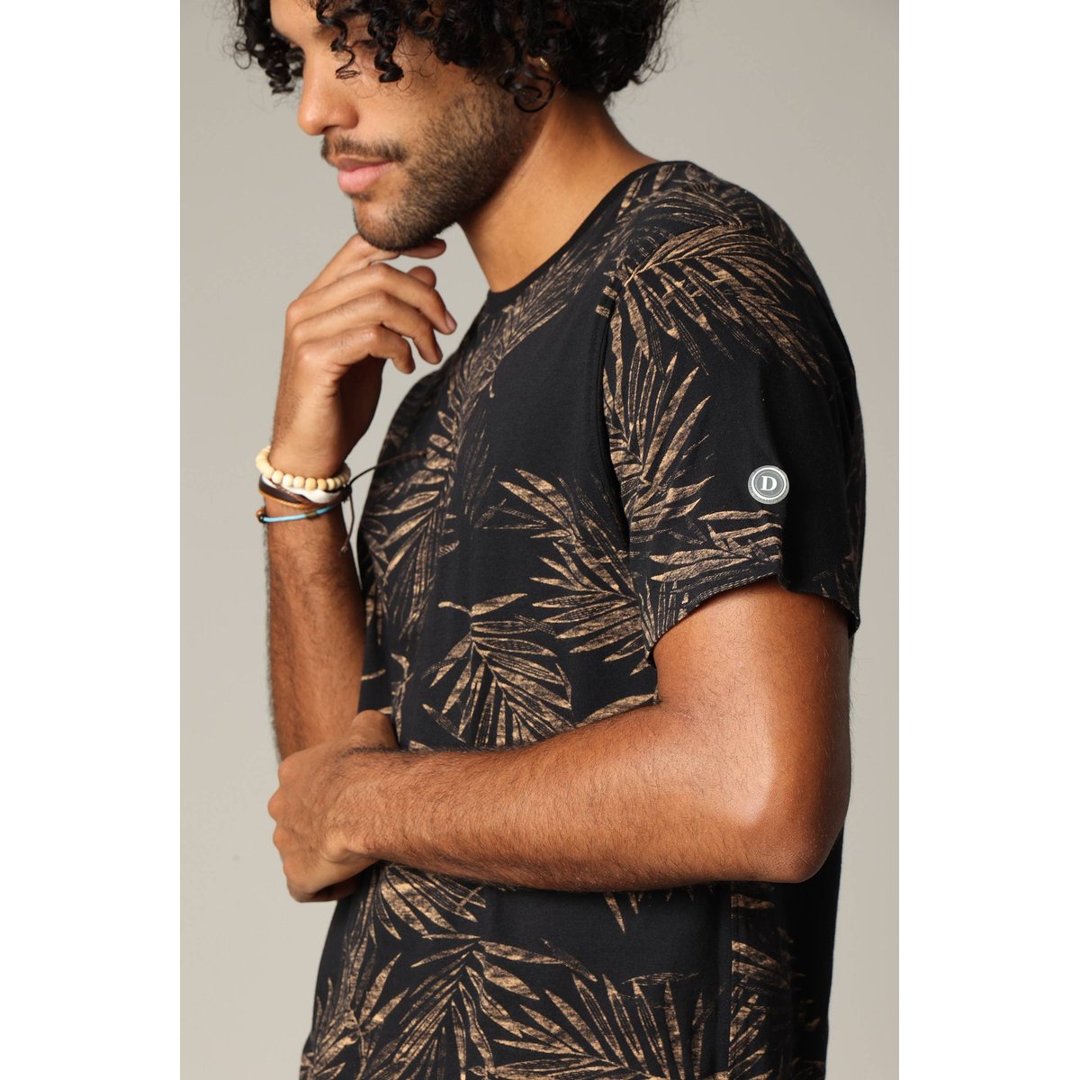 T-shirt tropical en jersey de coton à manches courtes BLOSSOM black, DEELUXE