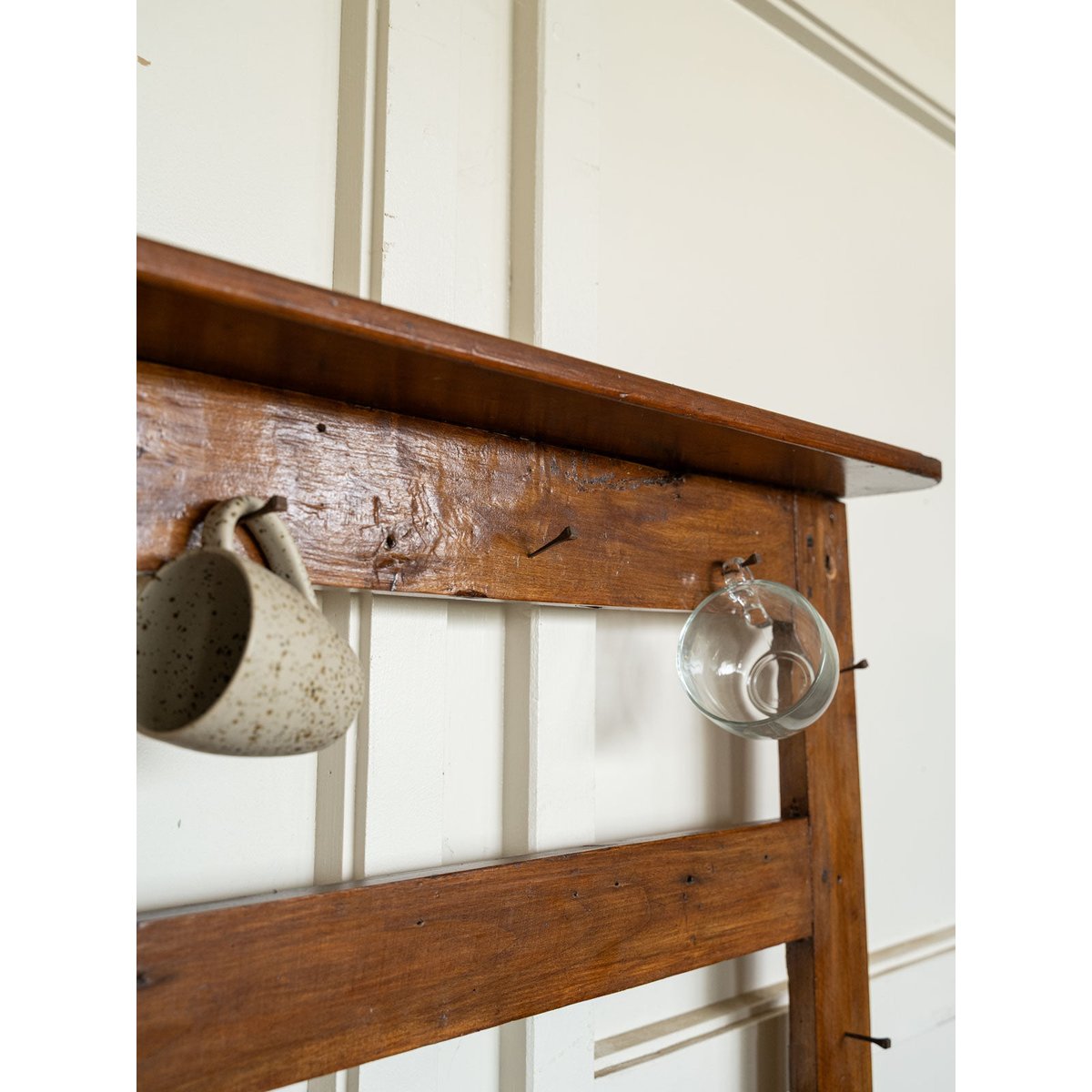 Ancienne étagère à casseroles en bois Gaëlle N°1572 - Bon état bois foncé, DEBONGOUT