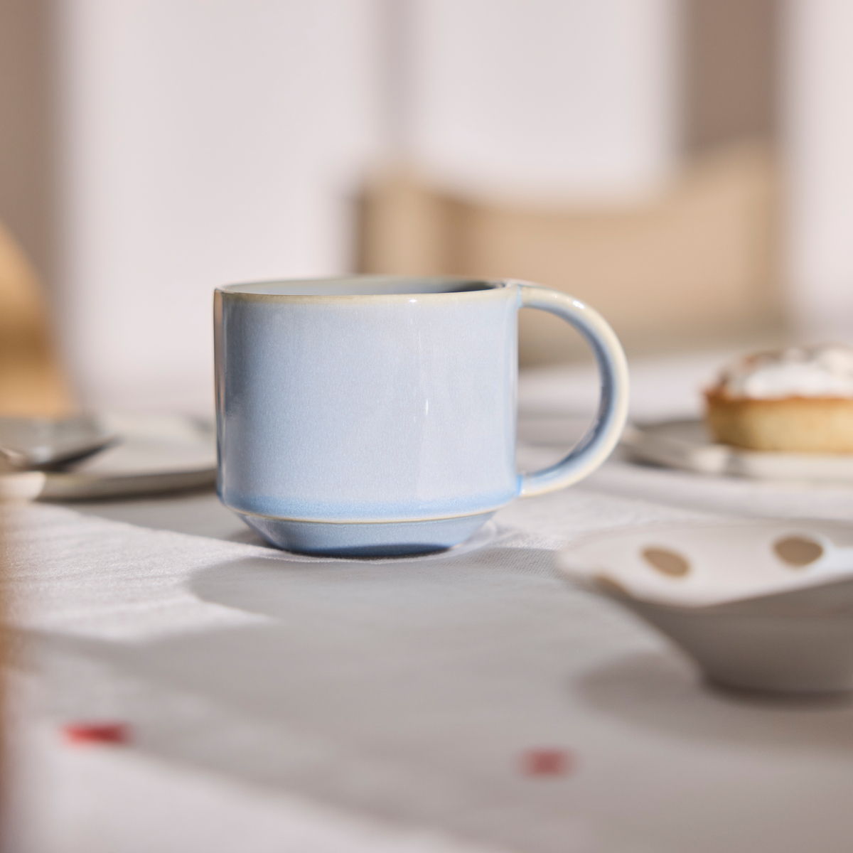 Tasse en terre cuite LIVING bleu clair, OYOY LIVING DESIGN