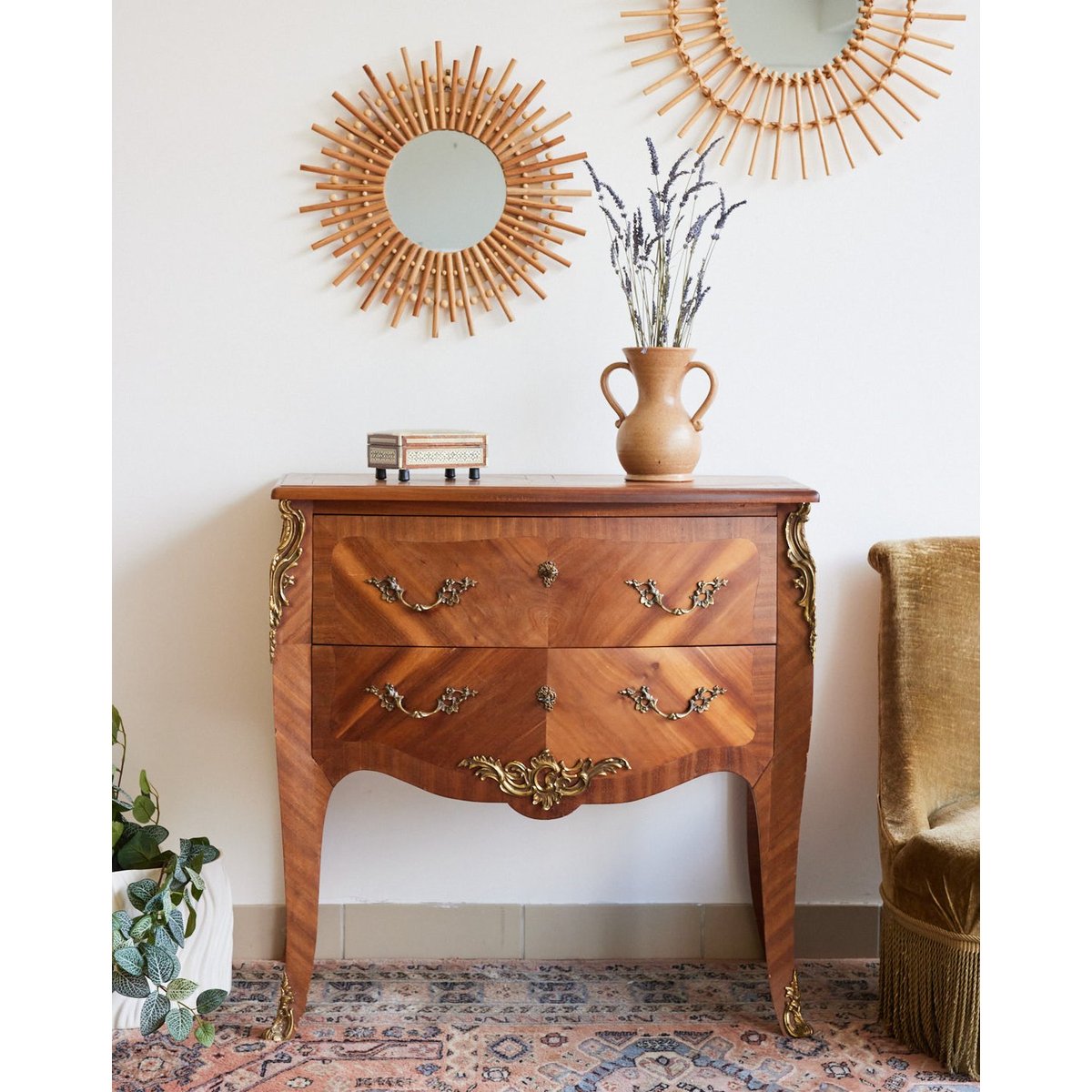 Commode de style Louis XV Garance N°686 - Bon état bois clair, DEBONGOUT