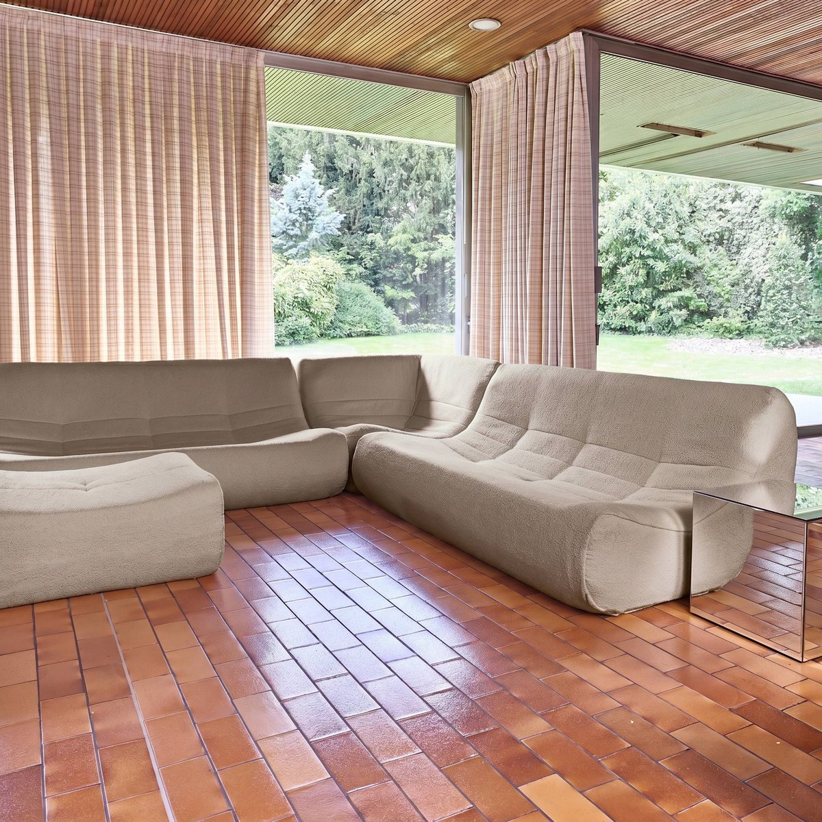 Canapé d'angle compressé modulable 7 places avec repose pied bouclette texturée SOKOL beige, SWEEEK
