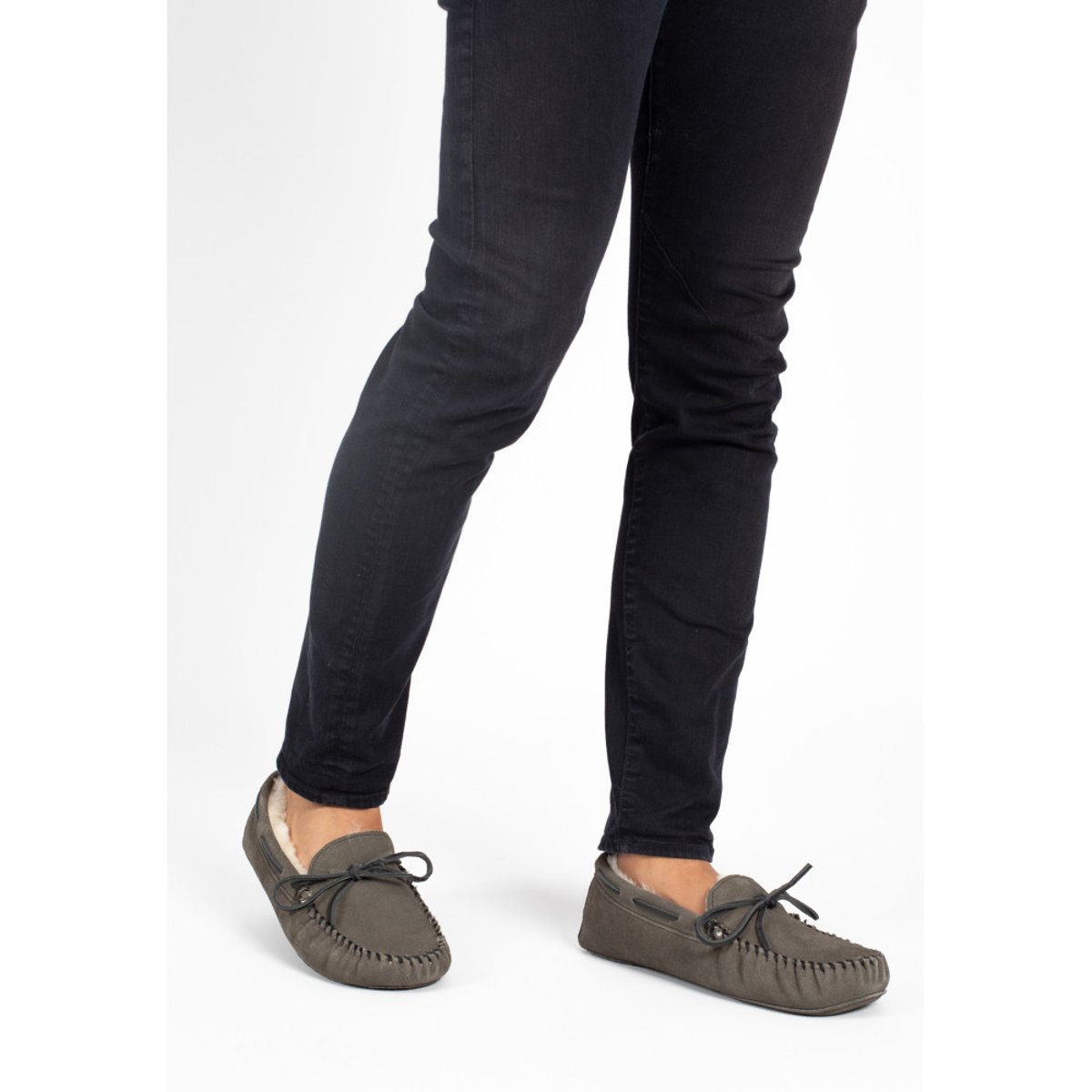 Mocassins en cuir suede et laine SHEEPSKIN SOFTSOLE gris, MINNETONKA