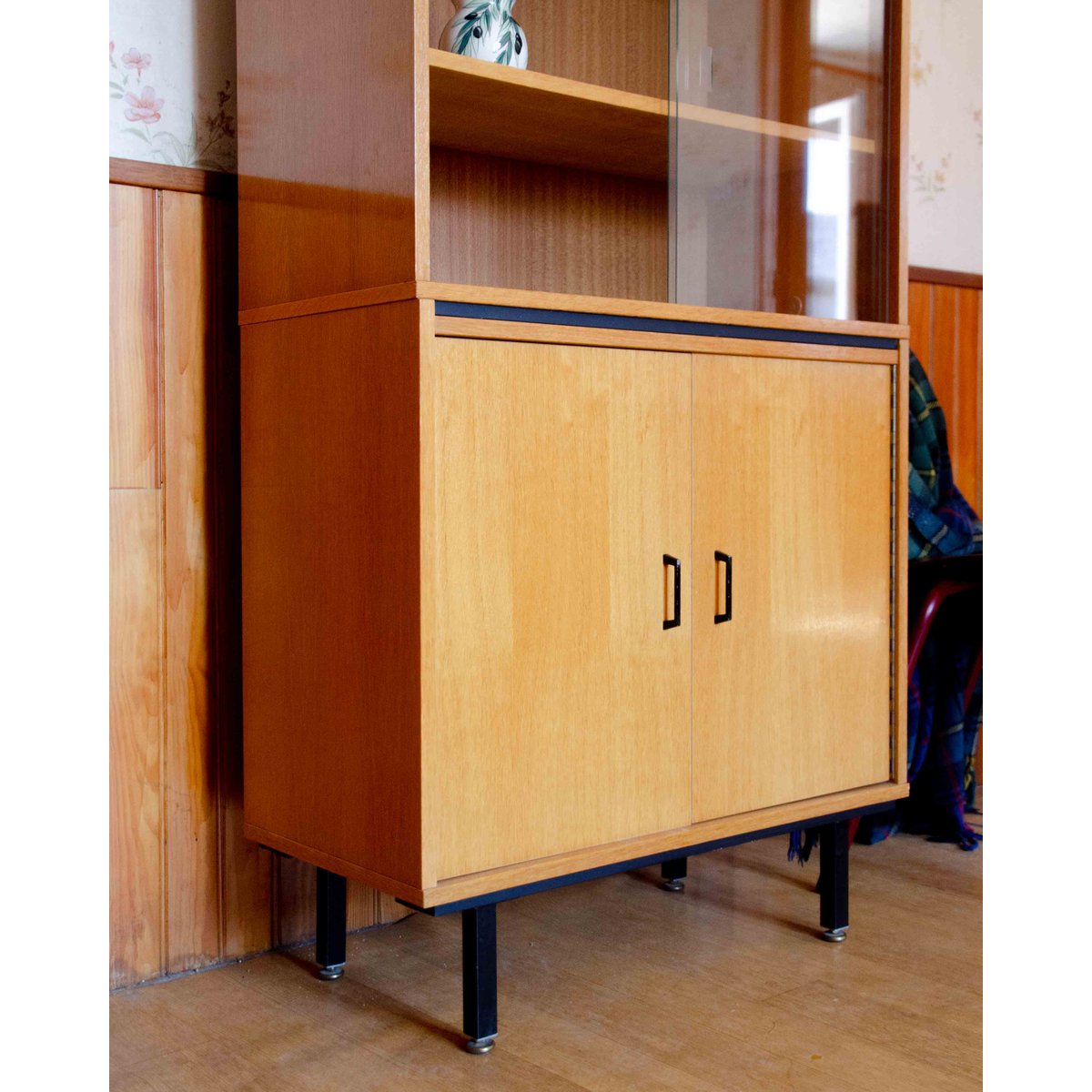 Bibliothèque vitrée en chêne Madeleine N°739 - Bon état bois clair, DEBONGOUT