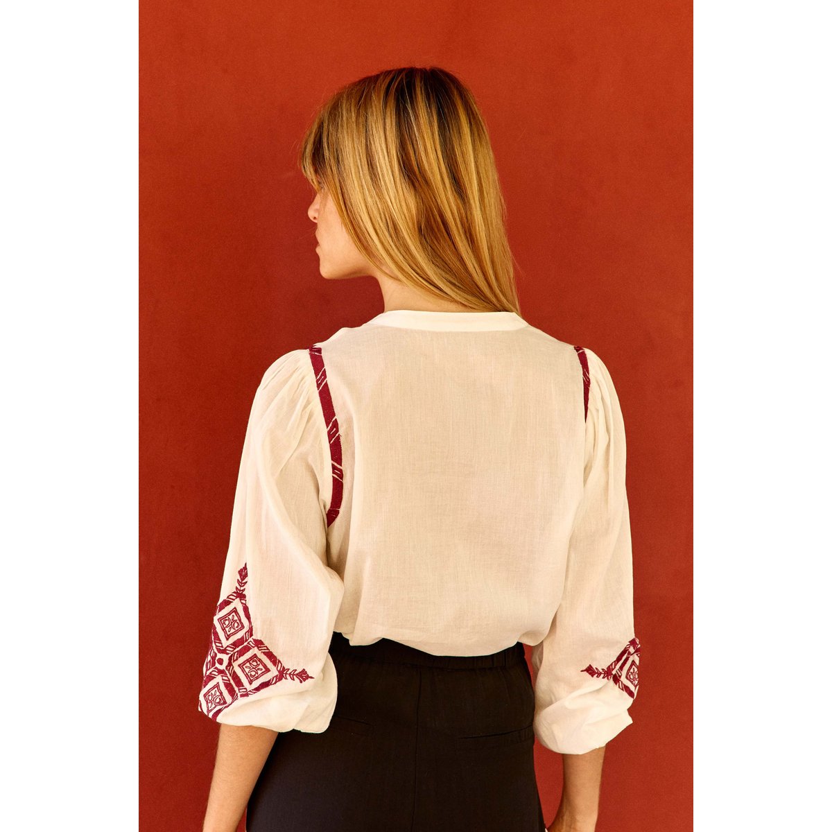 Blouse manches longues col rond imprimé ethnique BRAYA 11-ecru/bordeaux, LA PETITE ETOILE