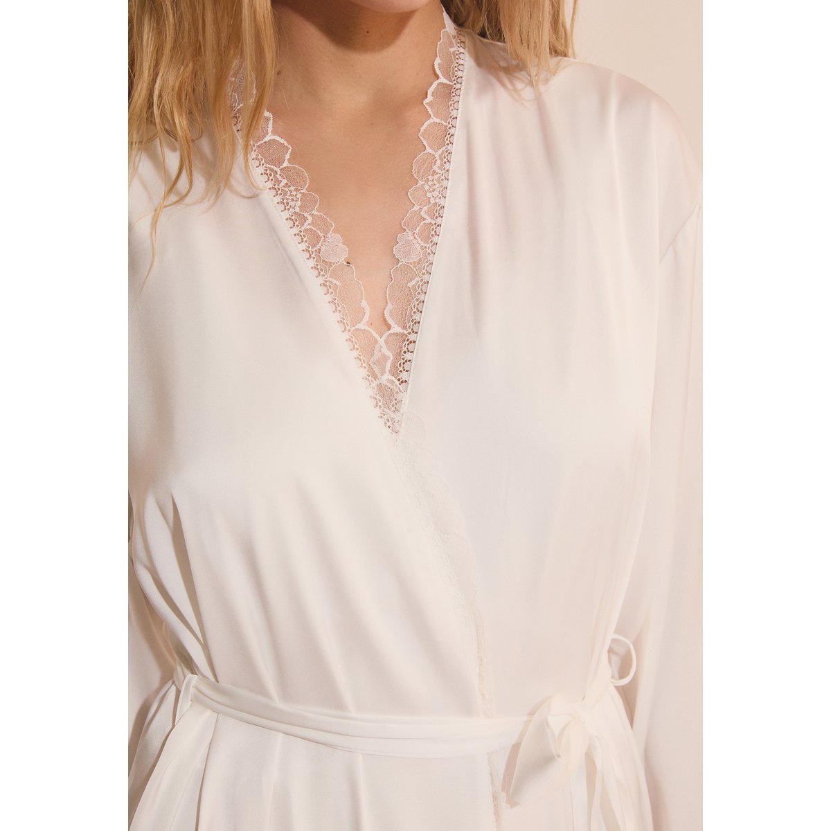 Déshabillé satiné avec détails en dentelle BRIDAL BLISS blanc, ETAM