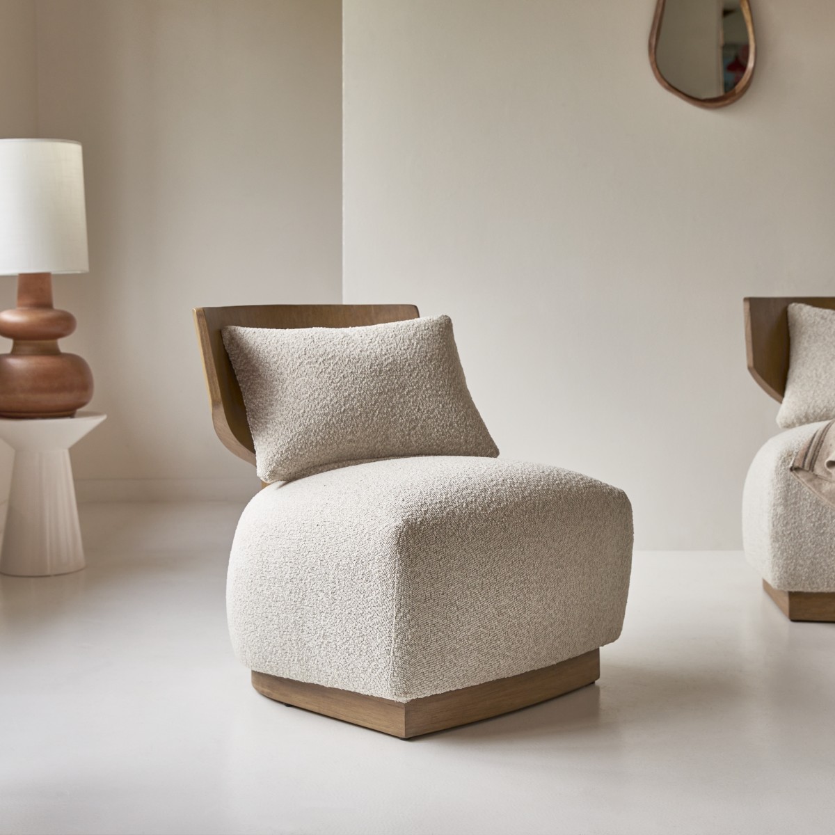 Fauteuil en Mindi foncé massif, JUNE beige, TIKAMOON