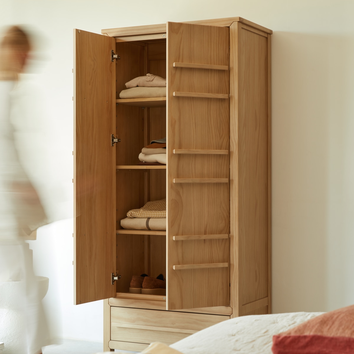 Armoire en Pin massif, QONG naturel, TIKAMOON