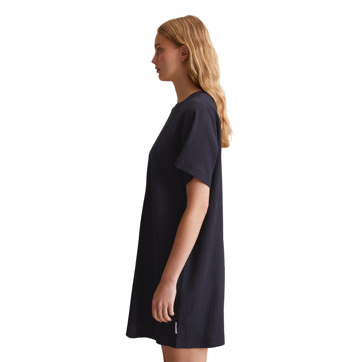 Robe crinkle relaxed dans le style T-shirt bleu foncé, MARC O’POLO DENIM