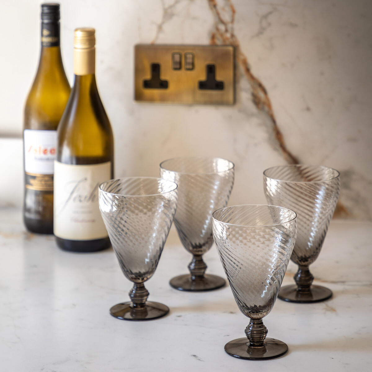 Set of 4 Vela Wine Glasses in Smoked Grey grey, ÉDITÉ