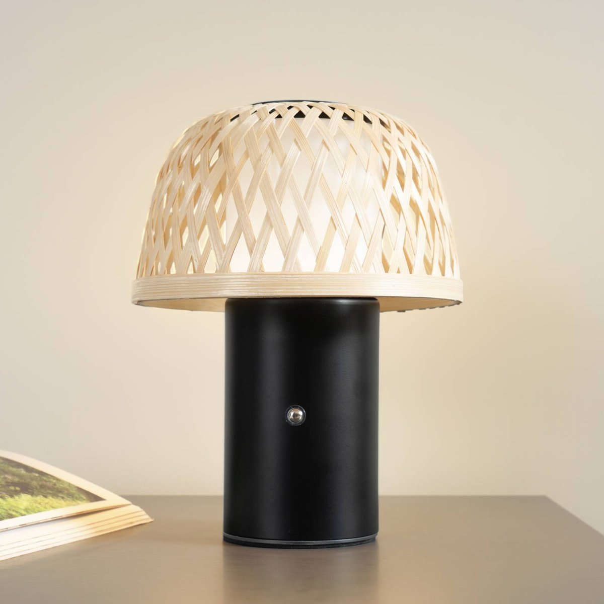 Lampe à poser en bambou moderneLED, Nifelia bois clair, noir, blanc, LINDBY