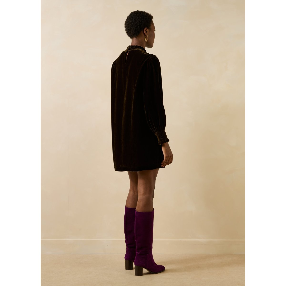 Robe courte en velours manches longues col montant marron glace, LA FEE MARABOUTEE
