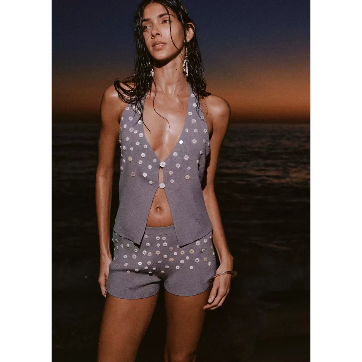 Top ajusté avec boutons décoratifs gris chiné moyen, MANGO