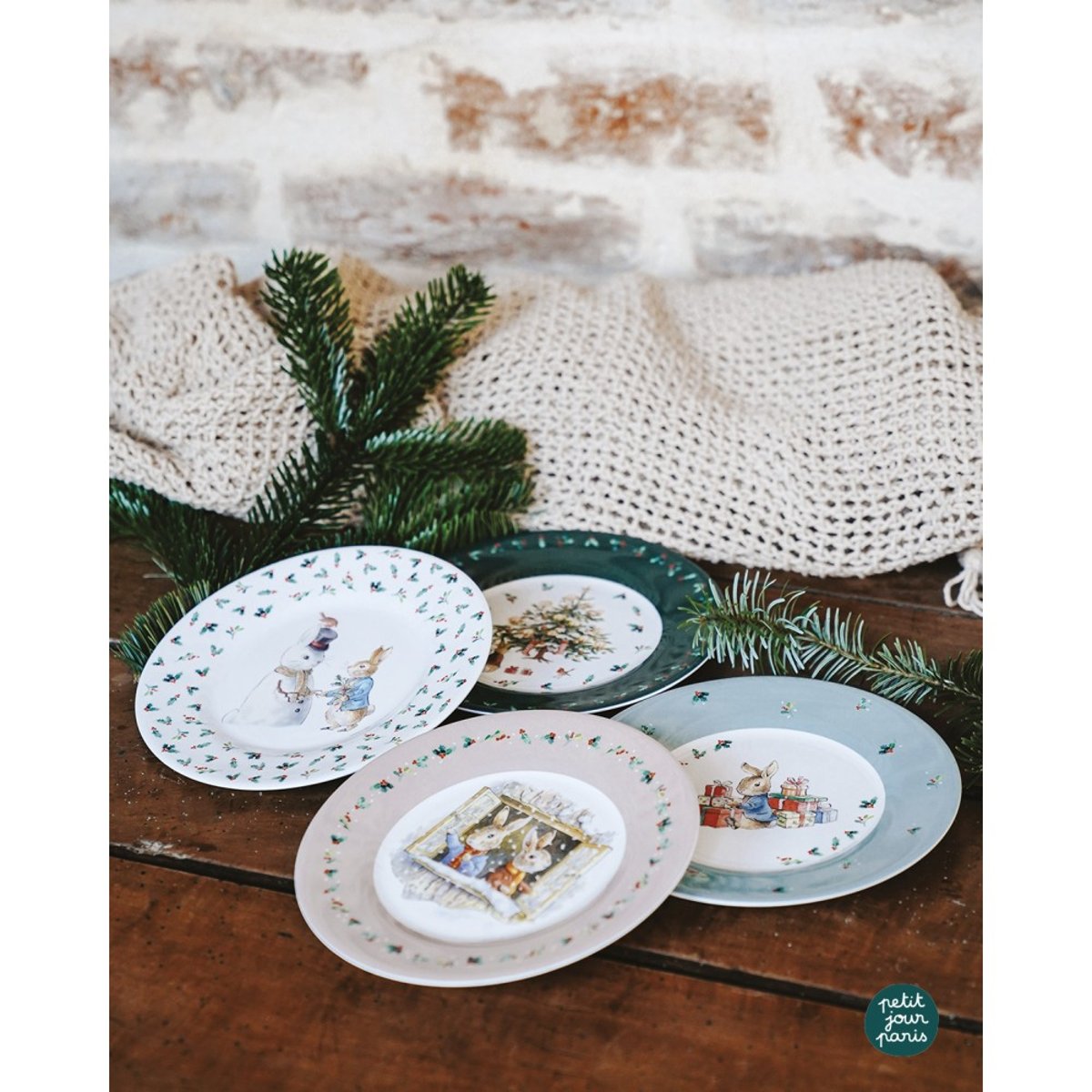 Set de 4 assiettes dessert PIERRE LAPIN Noël vert, blanc, beige., PETIT JOUR