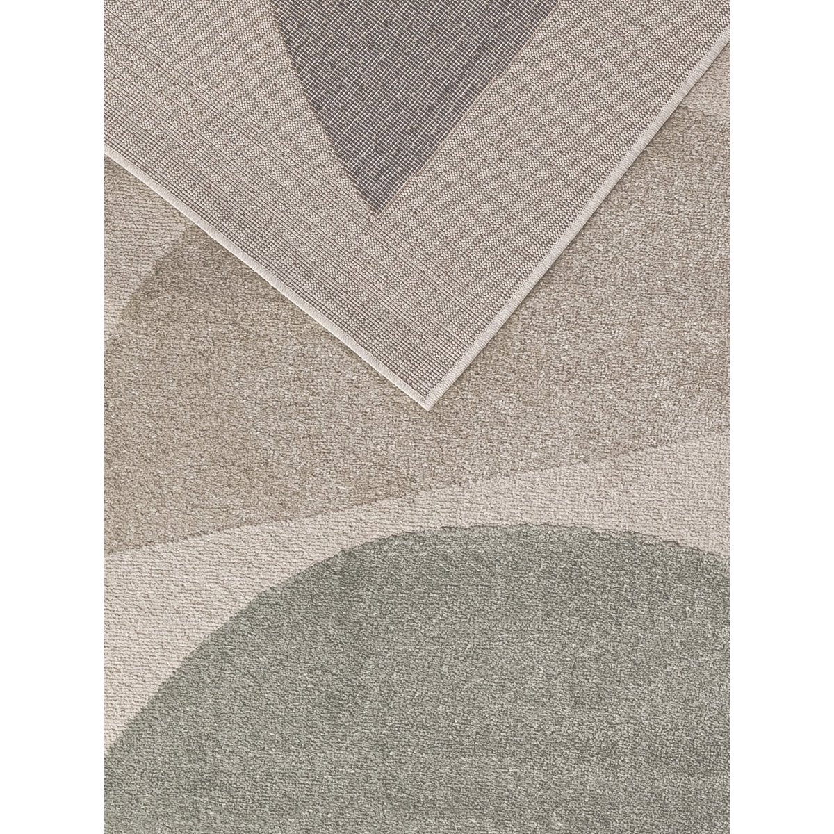 Tapis super doux très graphique SONIA vert naturel, AFK LIVING