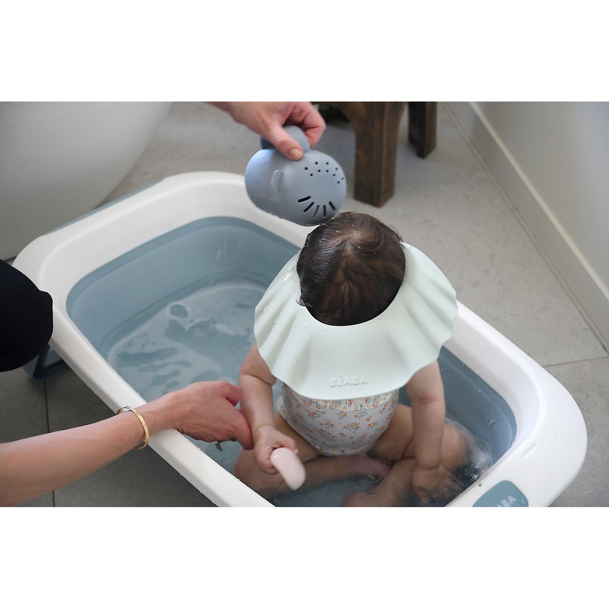 Visière de bain bébé en silicone vert brumeux, BEABA