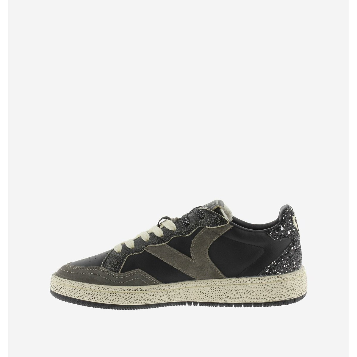 Smash Stud Leather Trainers black, VICTORIA