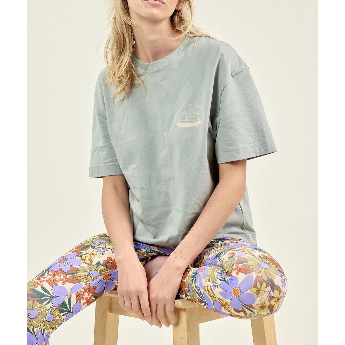 T-shirt à manches courtes imprimé à la poitrine, OUMA gris vert, APACHES COLLECTIONS