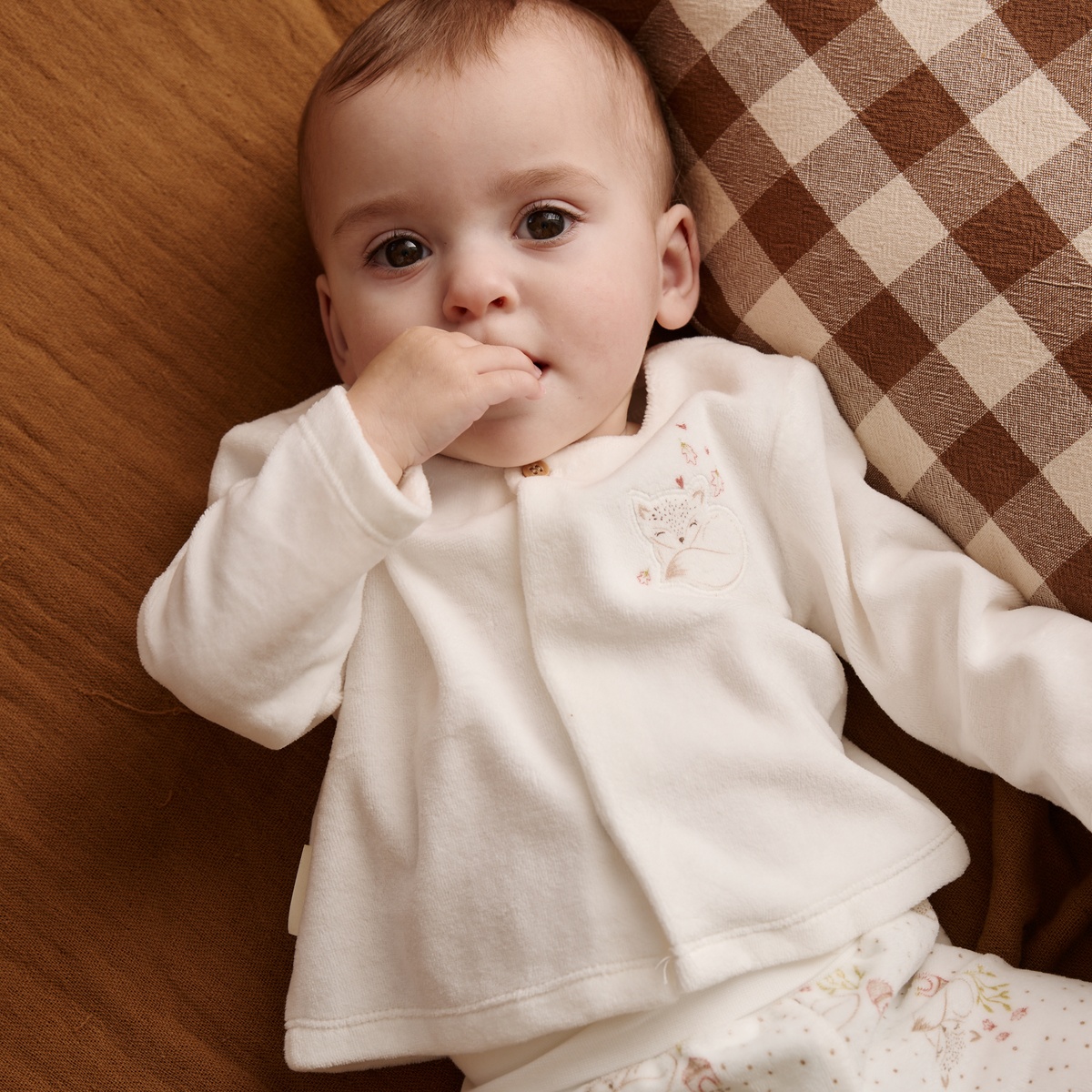 Ensemble bébé gilet et pantalon avec pieds en velours Doucette ecru, PETIT BEGUIN